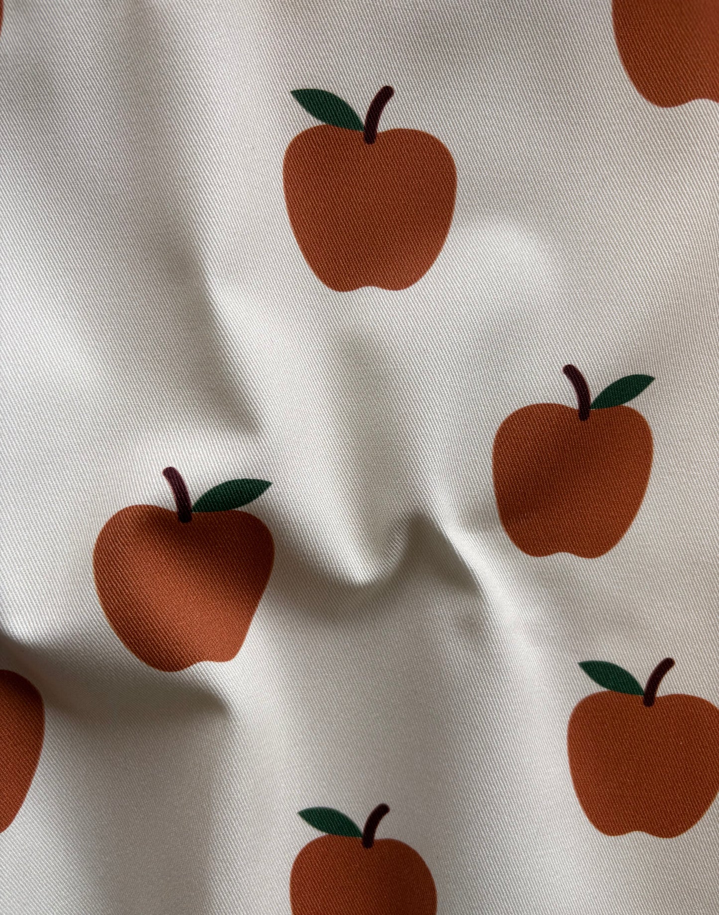Midweight Printed Twill - Apples